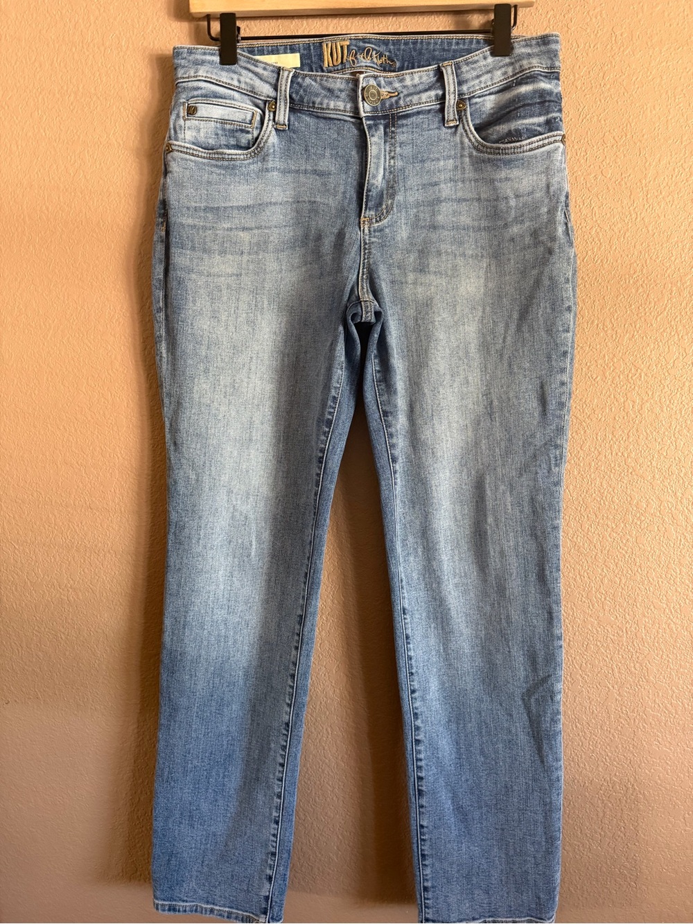 Kut from the Kloth Faded Light Blue Katy Boyfriend Jeans Size 6